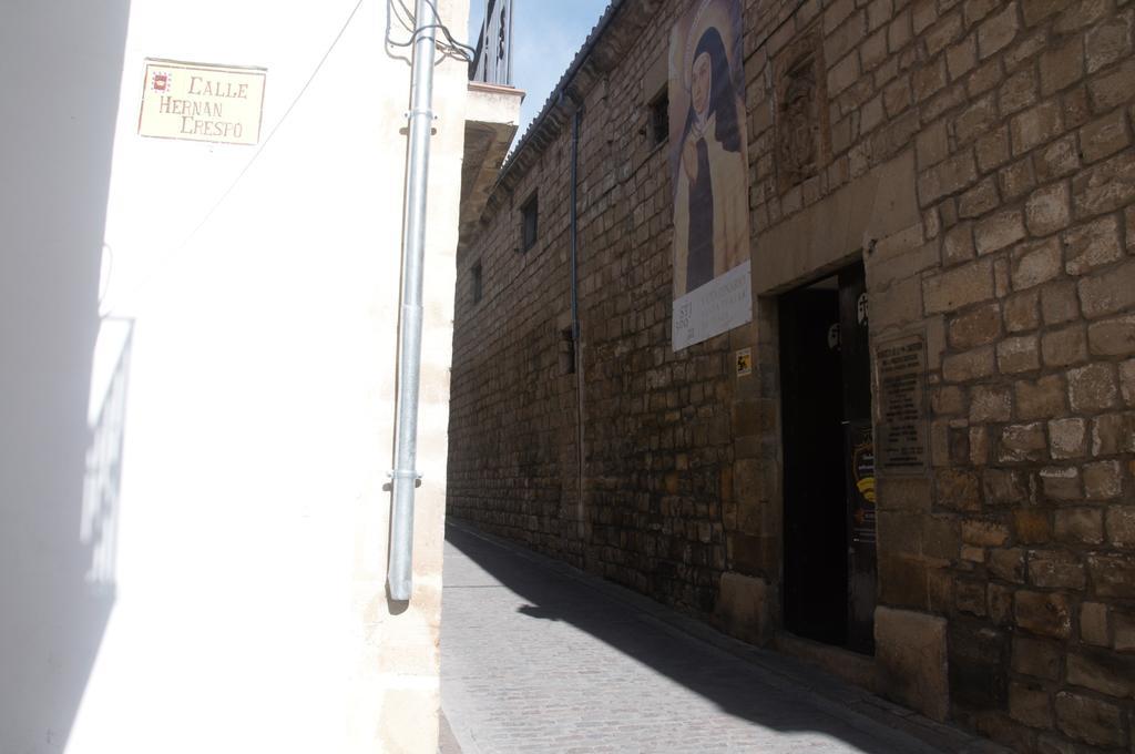 Arco De Las Descalzas Ubeda  Luaran gambar